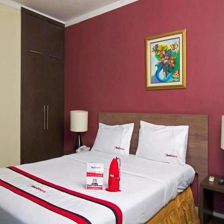 Reddoorz Premium @ Thamrin Kebon Sirih Jacarta Exterior foto