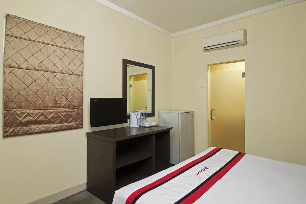 Reddoorz Premium @ Thamrin Kebon Sirih Jacarta Exterior foto