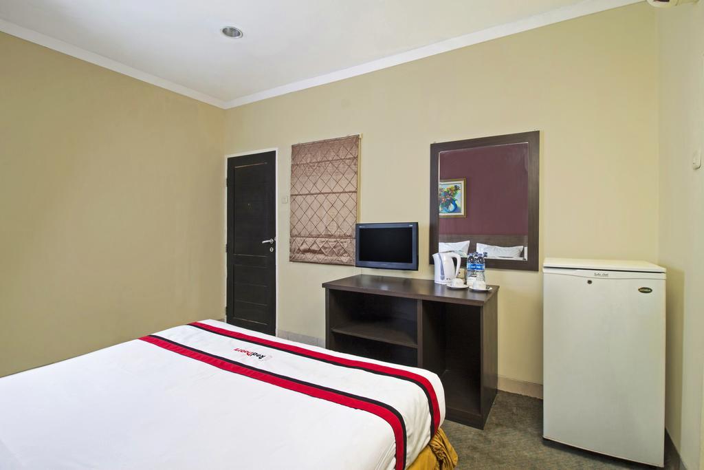 Reddoorz Premium @ Thamrin Kebon Sirih Jacarta Exterior foto