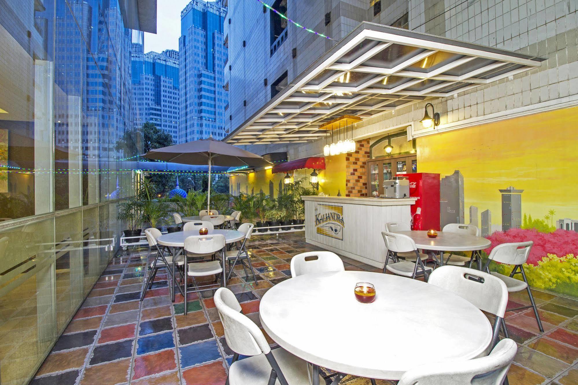 Reddoorz Premium @ Thamrin Kebon Sirih Jacarta Exterior foto